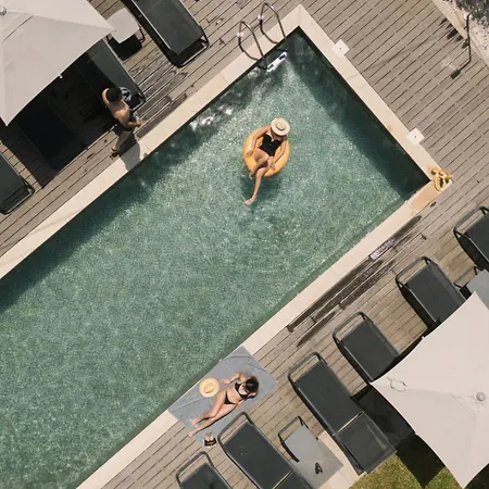 Retreat - Private Pool - By Fero